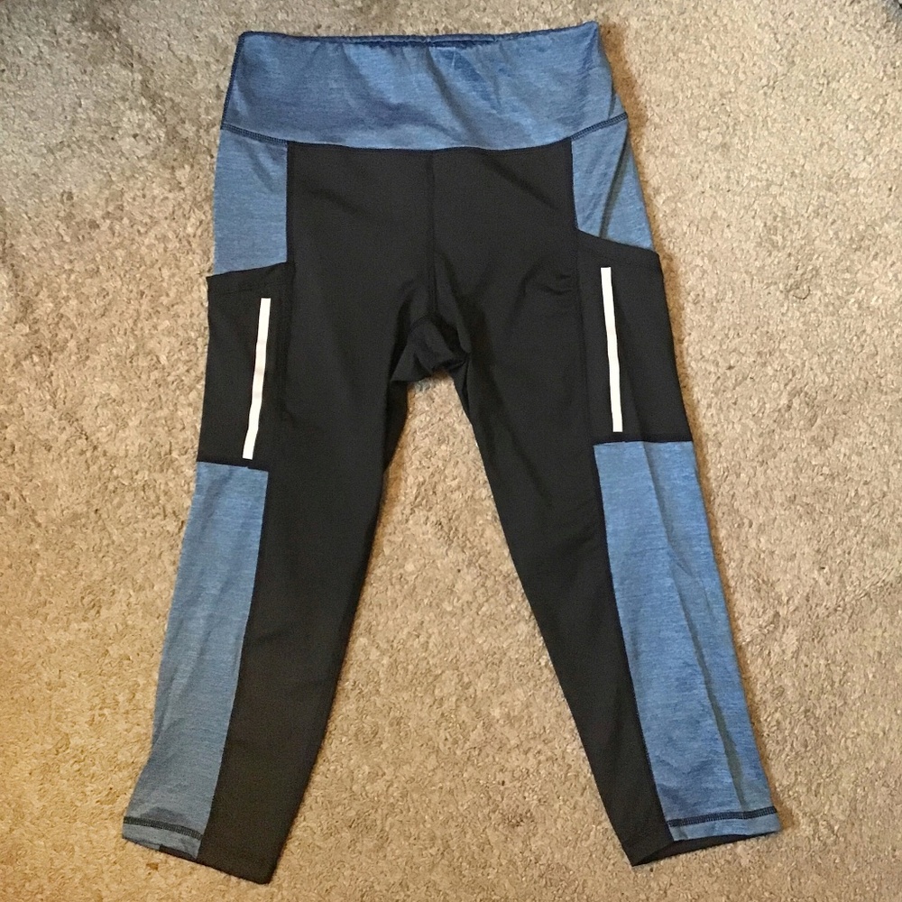 NWOT Black/Turquoise Women’s Active Leggings - size small